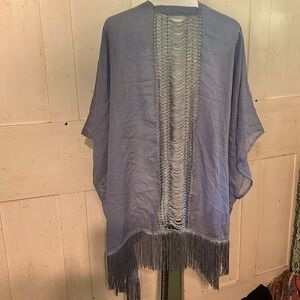SALE! 3/$25 EUC Signature Cropped Fringed Kimono Shrug 70s style Hippie Boho